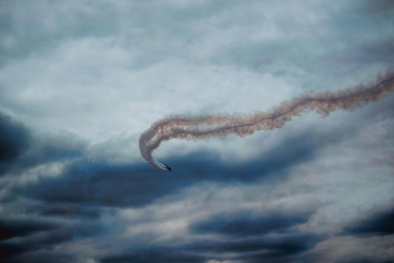 对于有意义的技术支持行为，游戏公司应该如何奖励？