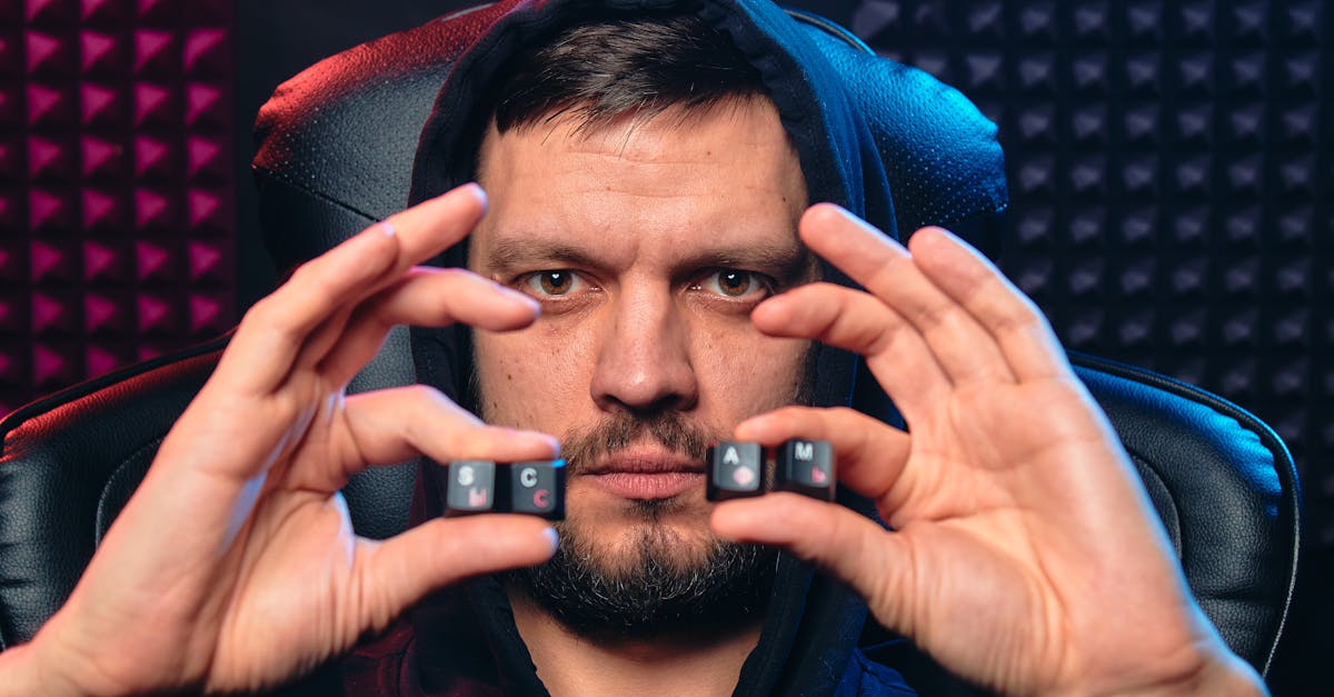 如何保护游戏版权和知识产权不被技术支持侵犯？