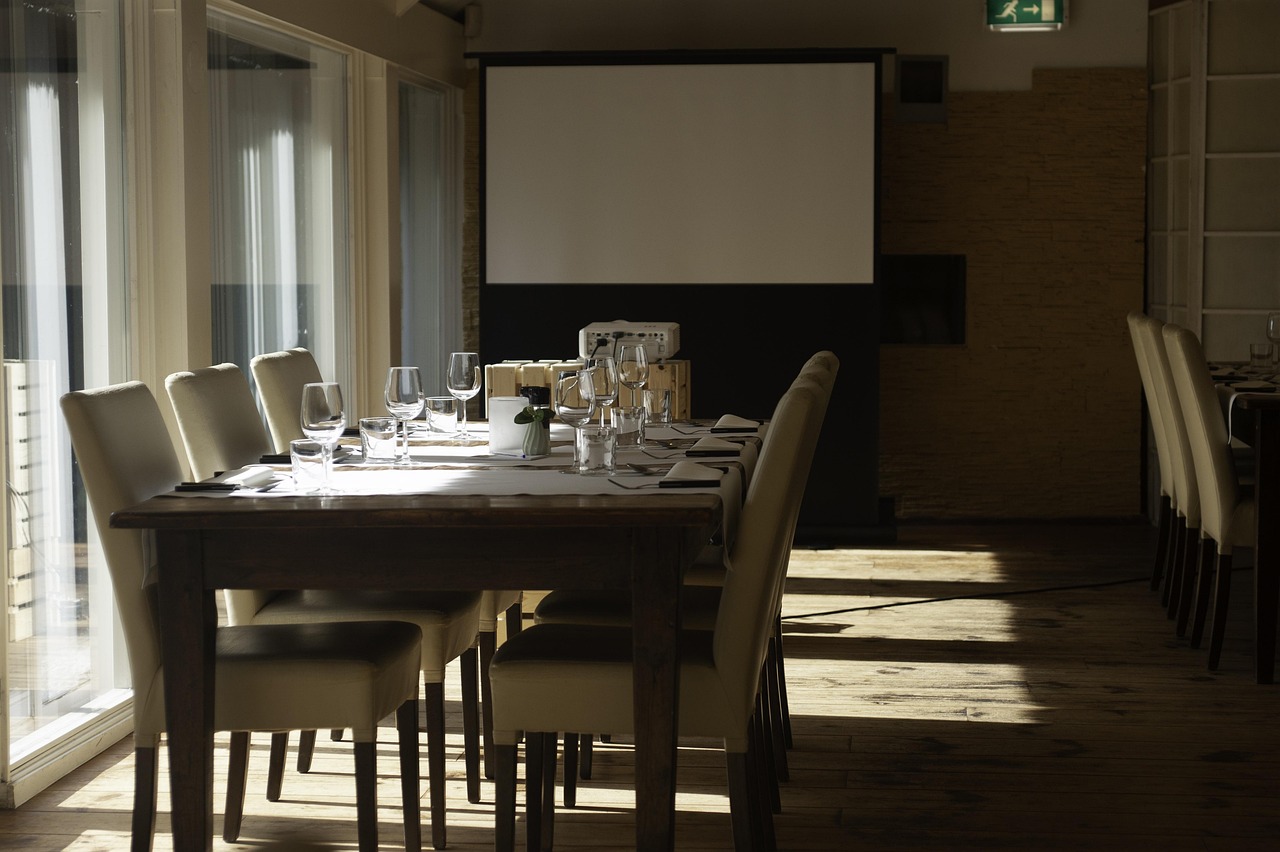 免费攻击网站|潼南区人社局开户行和账号