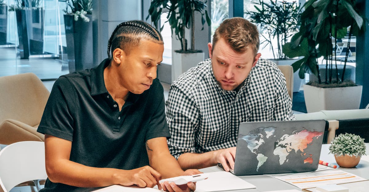 如何在游戏中设立规则以防止技术支持和惩罚使用技术支持的玩家？